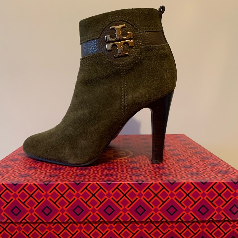 Tory Burch Alaina Bootie 95mm Olive w/gold logo